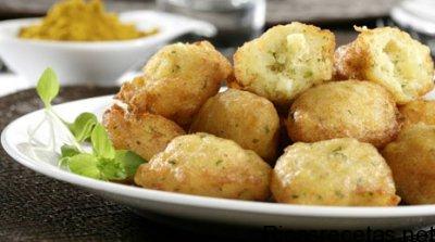 Buñuelos de patata con queso gruyere